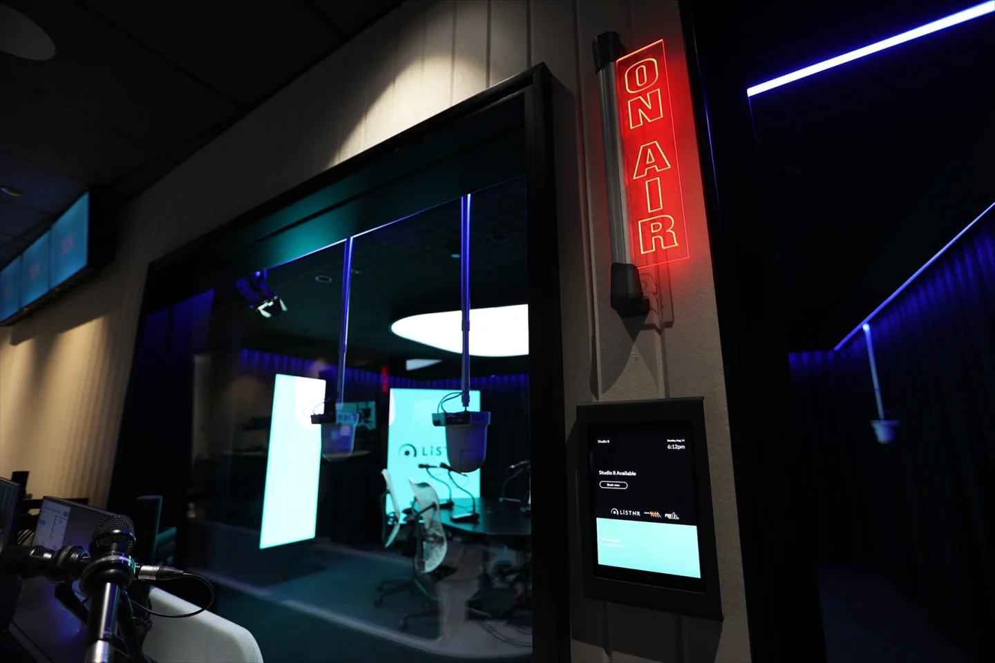 2022 Austereo 04m